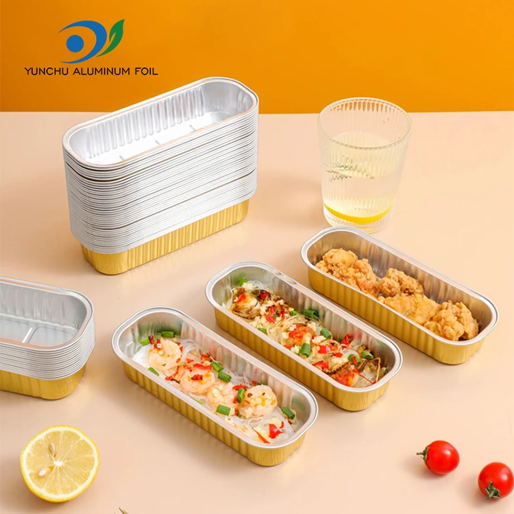 Прямоугольная выпечка пирога с гладкой волной алюминиевой фольги